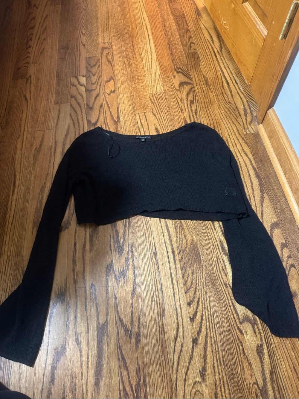 Cotton Candy Black Cropped Long-Sleeve Knit Top